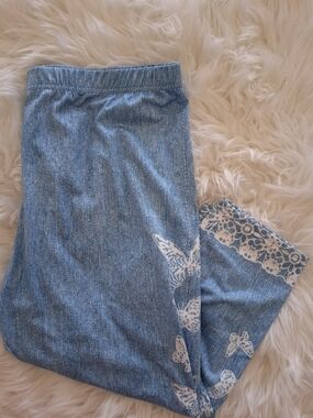 Light Blue Stretch Fabric Top - 95% Polyester 5% Elastane